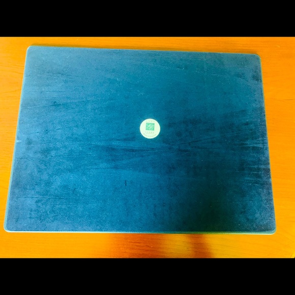 4 Shiny Hard Placemats With colorful Kids’ Paint Print front cover easy to clean - Picture 9 of 11